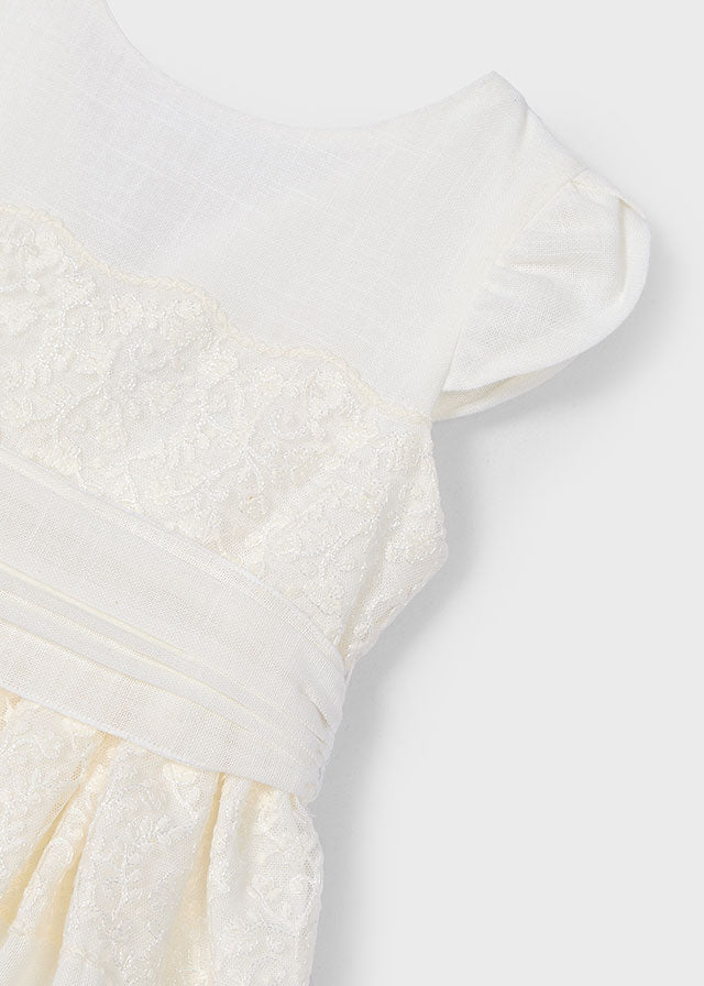 ROCHIE CU DETALII DIN DANTELA